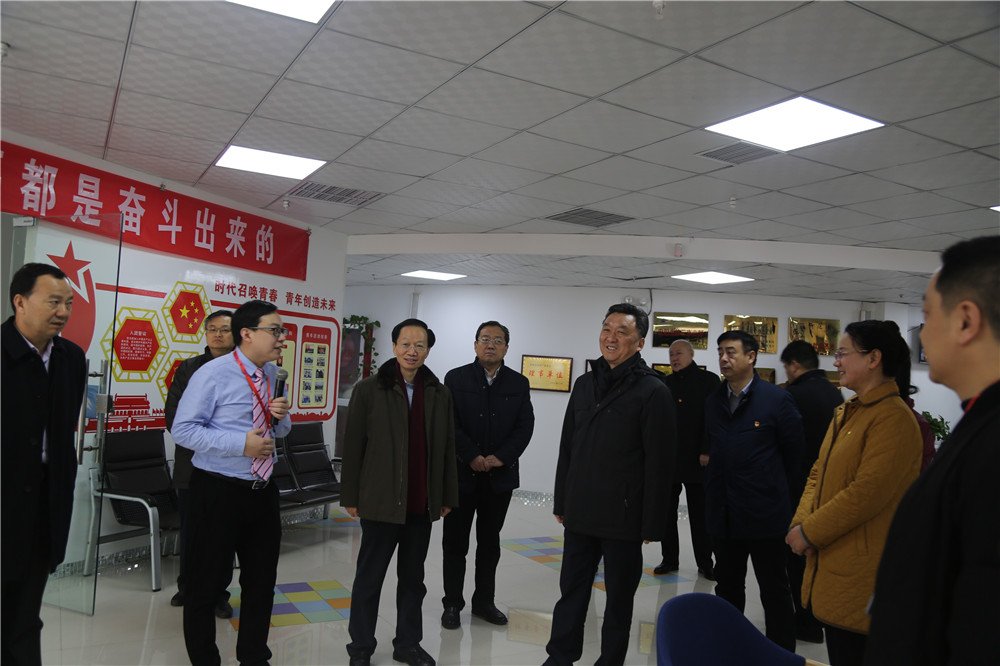 熱烈歡迎全國總工會(huì)副主席，書記處書記魏地春及省總工會(huì)王保存主席一行蒞臨安陽青峰網(wǎng)絡(luò)參觀指導(dǎo)